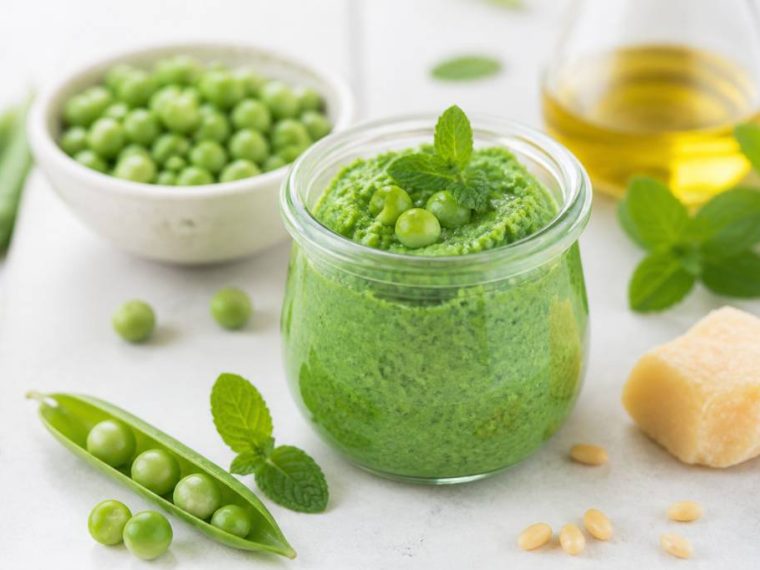 Pesto de petit pois : recette maison rapide et parfumée