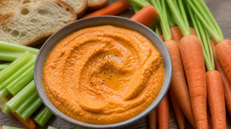 Dip de carottes : sauce apéritive saine et rapide à préparer