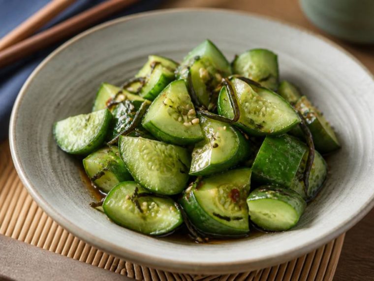 Concombre mariné japonais : recette fraîche, acidulée et rapide