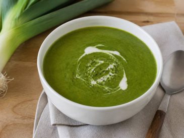 Soupe epinard poireau : recette saine et réconfortante pour le soir