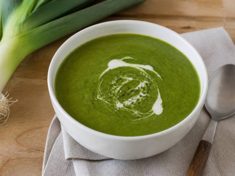 Soupe epinard poireau : recette saine et réconfortante pour le soir