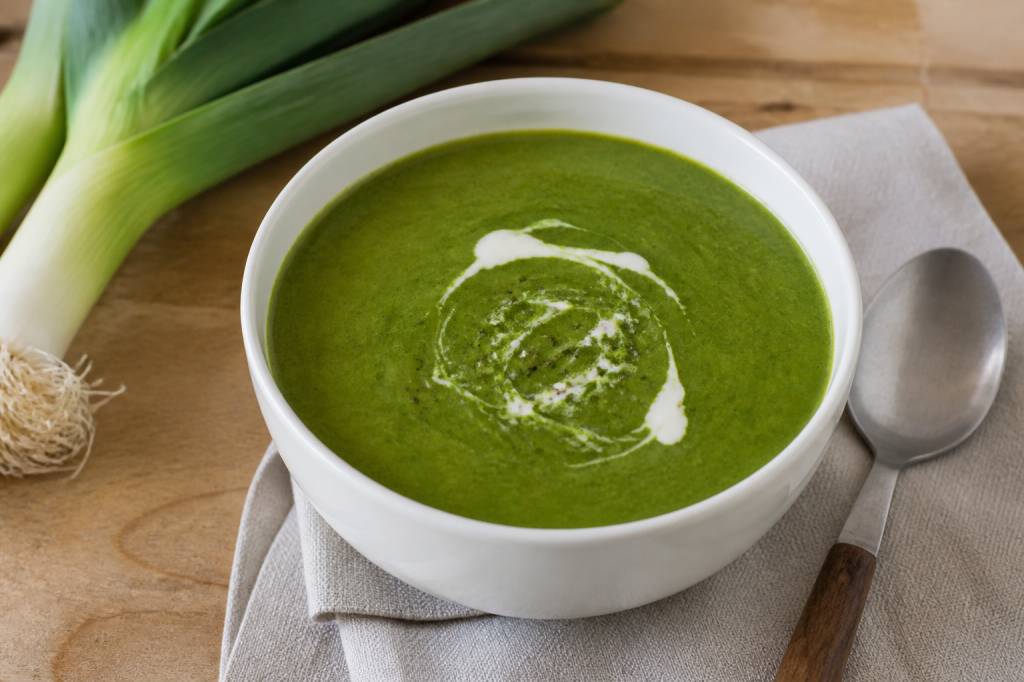 Soupe epinard poireau : recette saine et réconfortante pour le soir