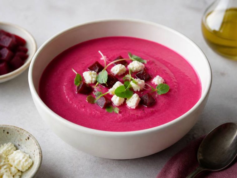 Gaspacho de betteraves : recette froide colorée et légère