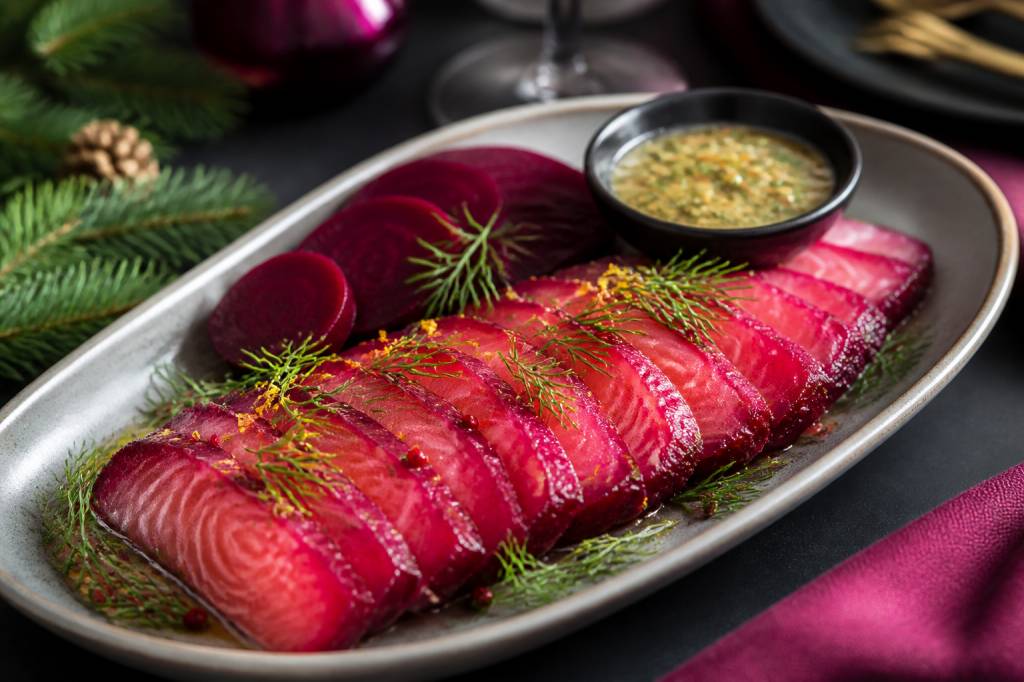 Saumon gravlax betterave gastronomique : recette festive et colorée